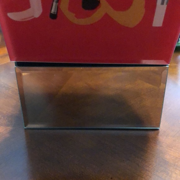 LOVE mirrored storage box - Picture 5 of 8